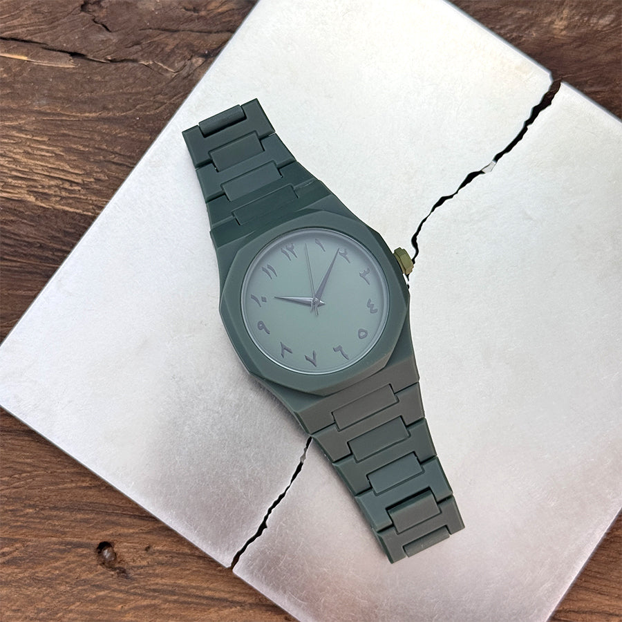 Hot sales in the Middle East high-end plastic men's watch