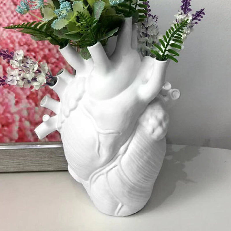 Creative Vases Heart-Shaped Sculpture