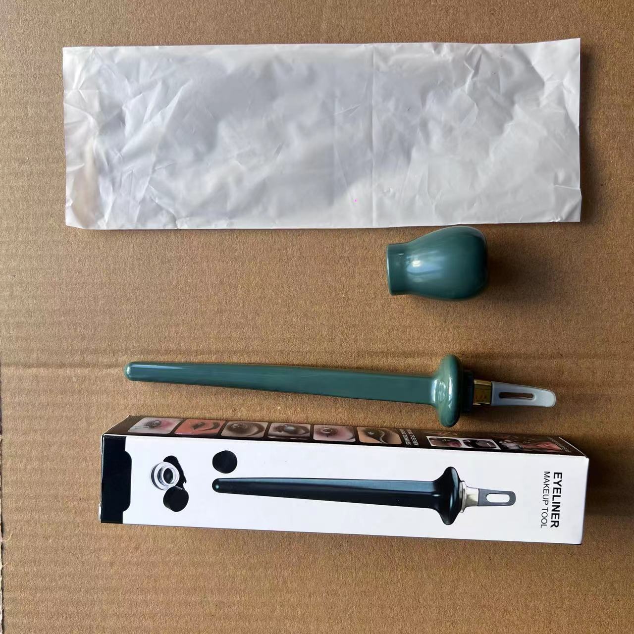 Hot 1pc Silicone Eyeliner Brush Hyper Easy No-skip Eyeliner