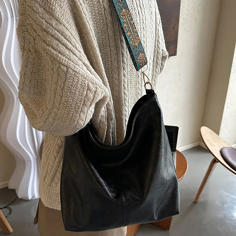 Wide Geometric Strap Shoulder Bag Large Capacity
