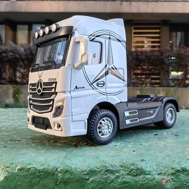 1/50 Alloy Diecast Truck Head Car Model Toys