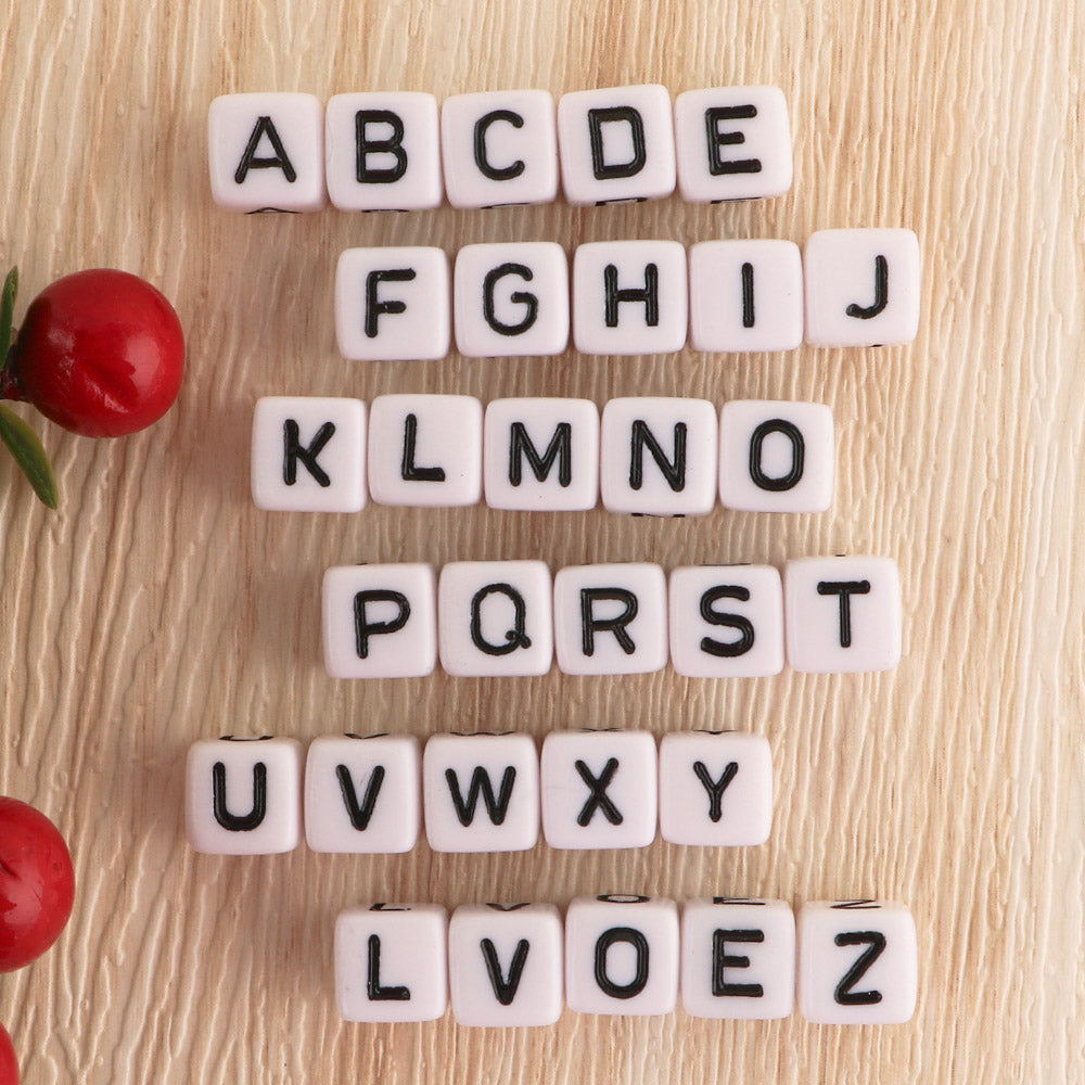 20Pcs 10*10MM Square White Letter Acrylic Beads Mix
