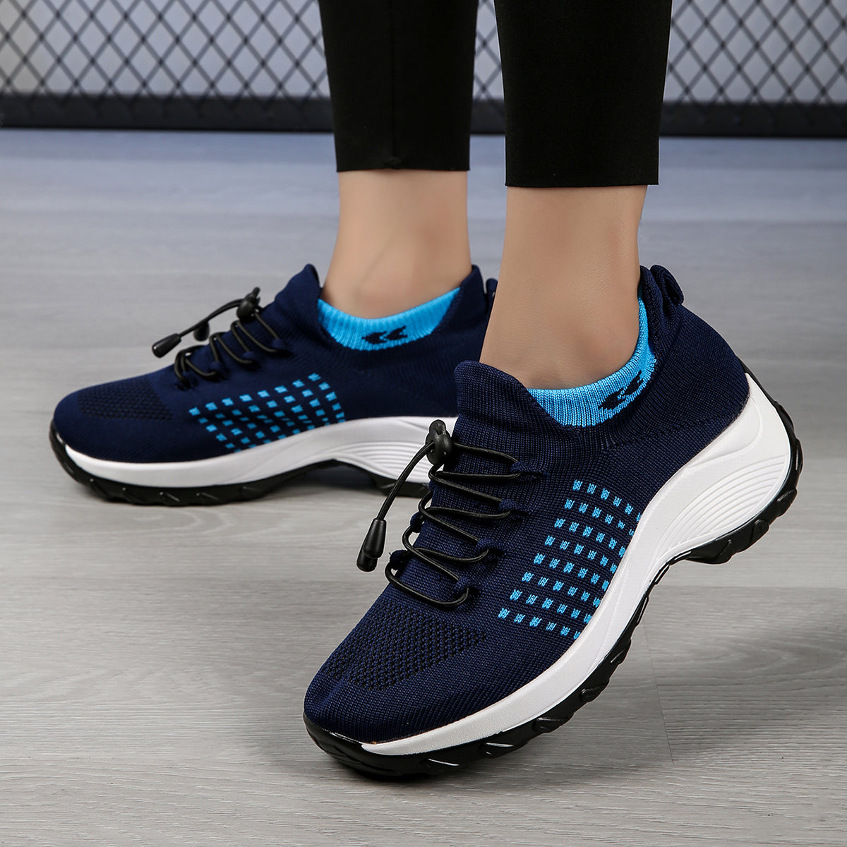 Fashionable flying woven women's shoes