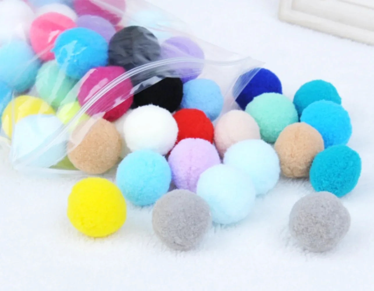 Delysia King 70pcs Cat Toy Plush Ball
