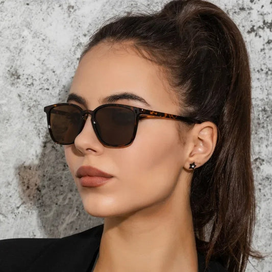 New Fashion Sunglasses Women Retro Rectangle