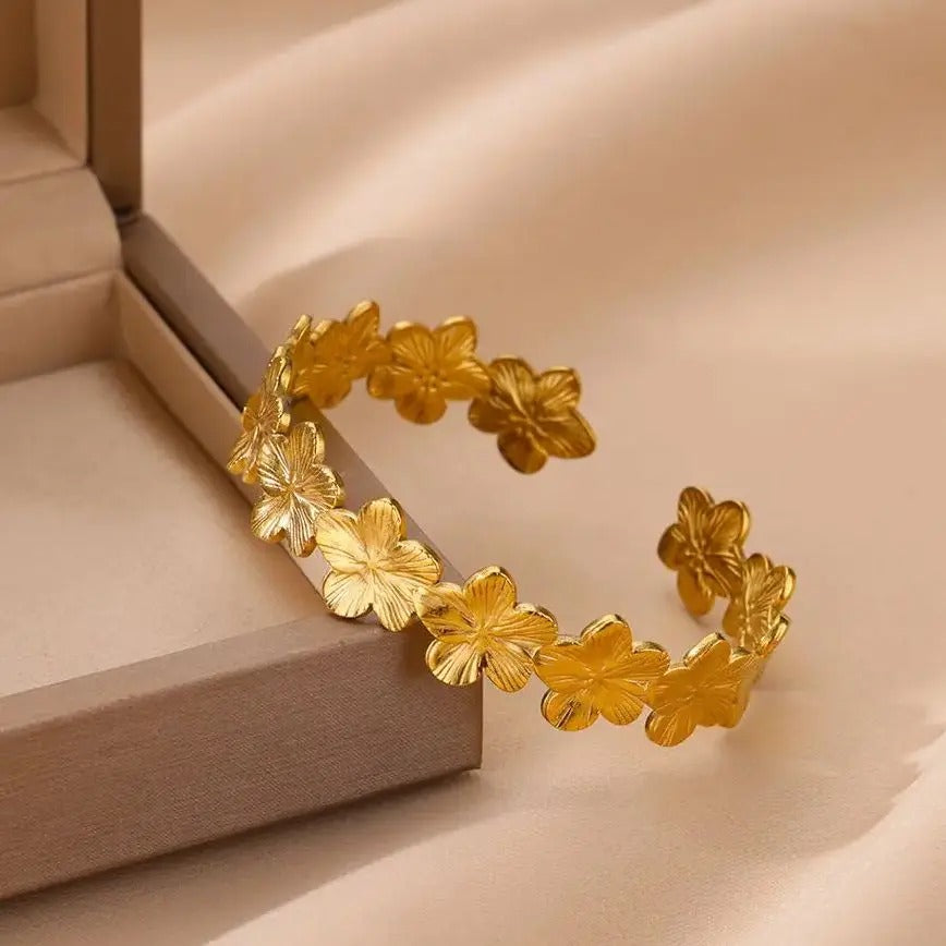 Vintage Flower Cuff Bracelet Bangle for Women