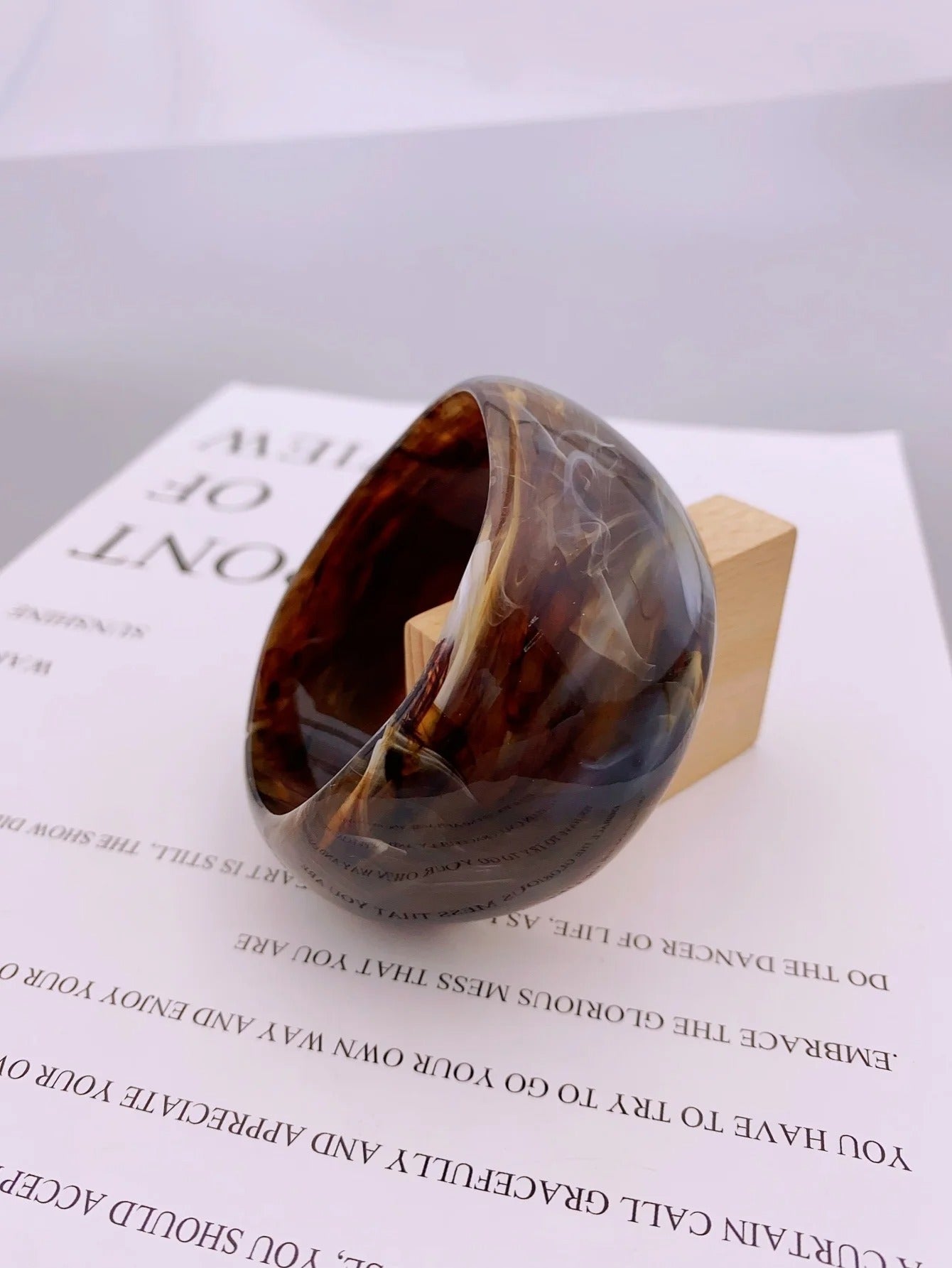 Fashionable irregular bangles with marble pattern for women