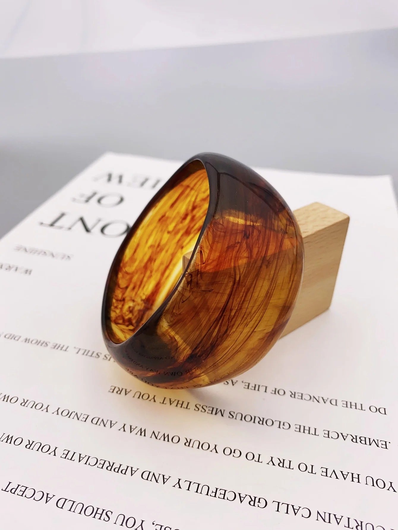 Fashionable irregular bangles with marble pattern for women