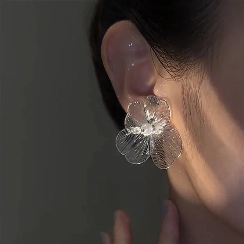 Fashion Korean Large Flower Pearl Earrings for Women