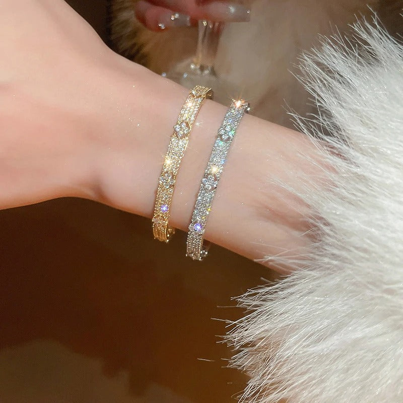 Four Leaf Flower Inlaid Shiny Zircon Bracelet for Women