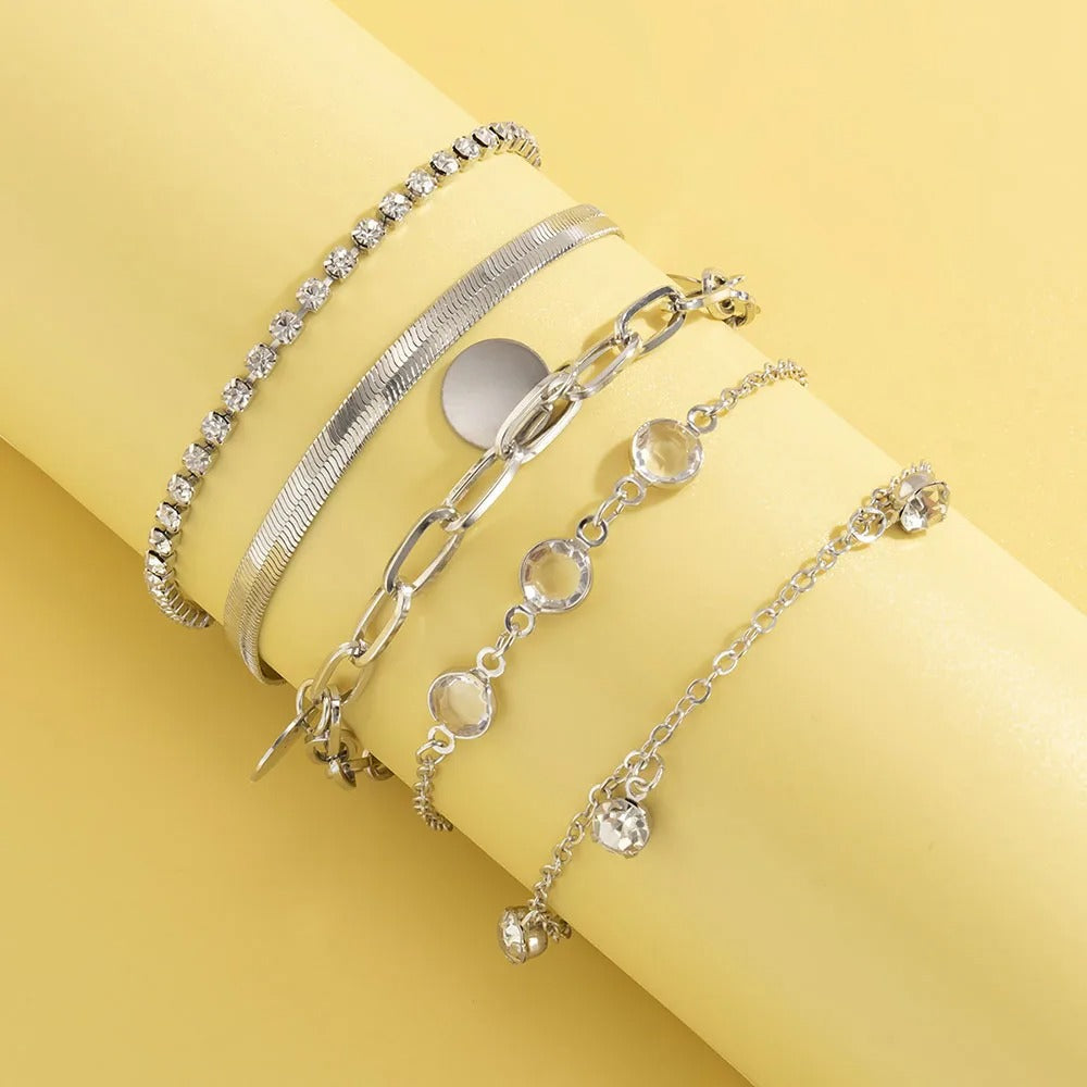 Boohoo Flat Snake Bone Chain Rhinestone