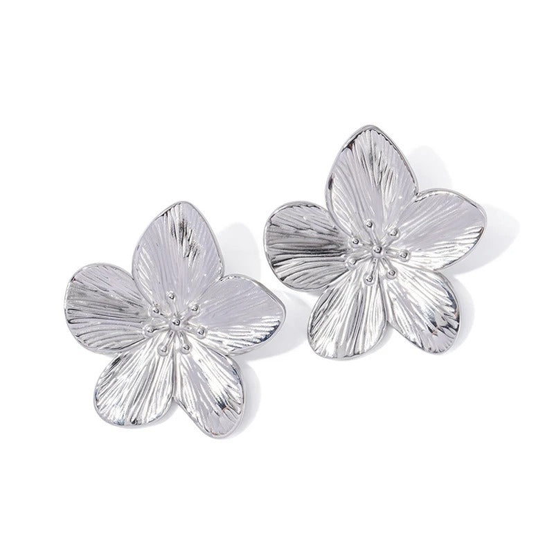 Stylish Vintage Flower Stud Earrings Premium 18k Gold Plated