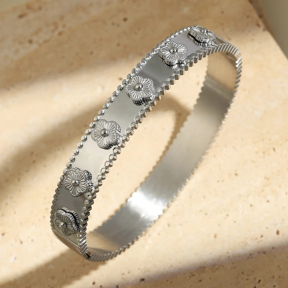 Fashion Five-leaf Flower Stainless Steel Bracelet Bangle