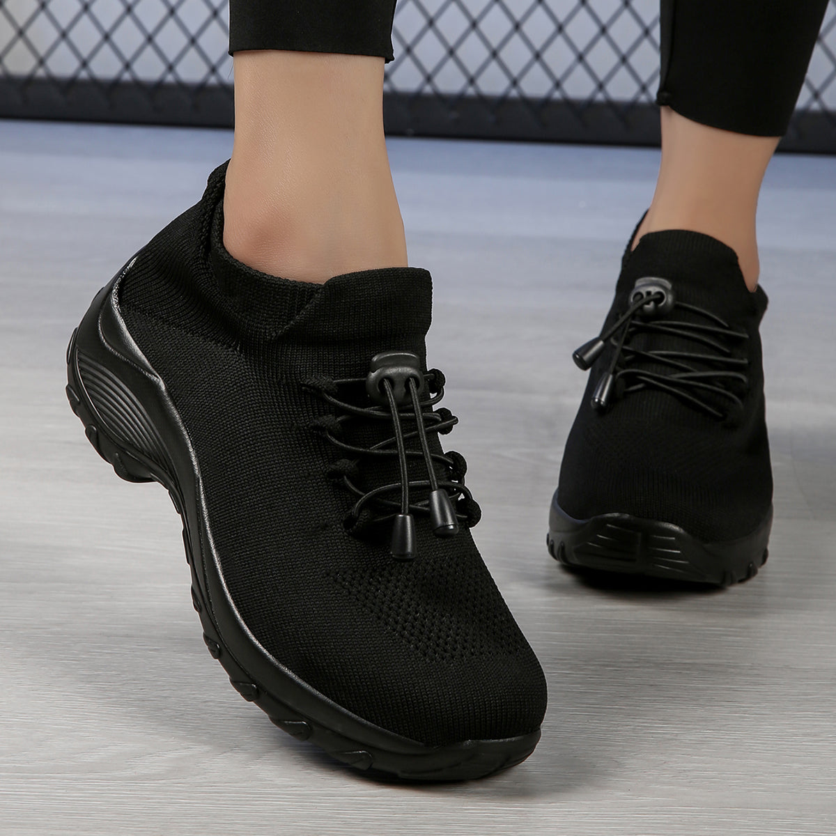 Fashionable flying woven women's shoes