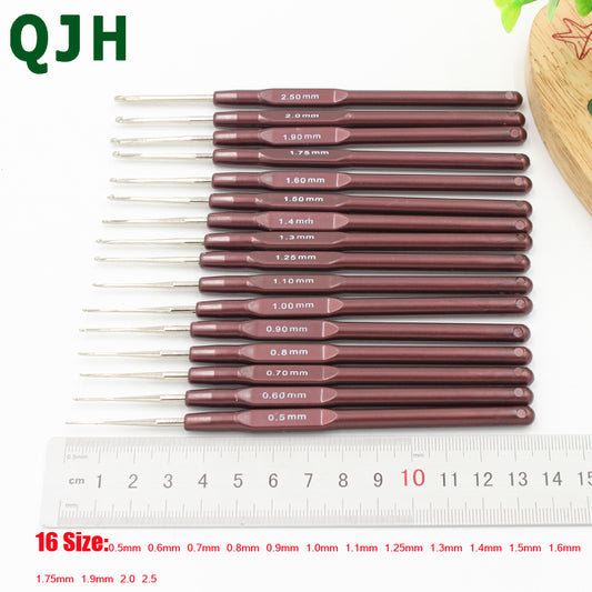 Crochet Hook Set of 16 Plastic Handle Crochet Hooks