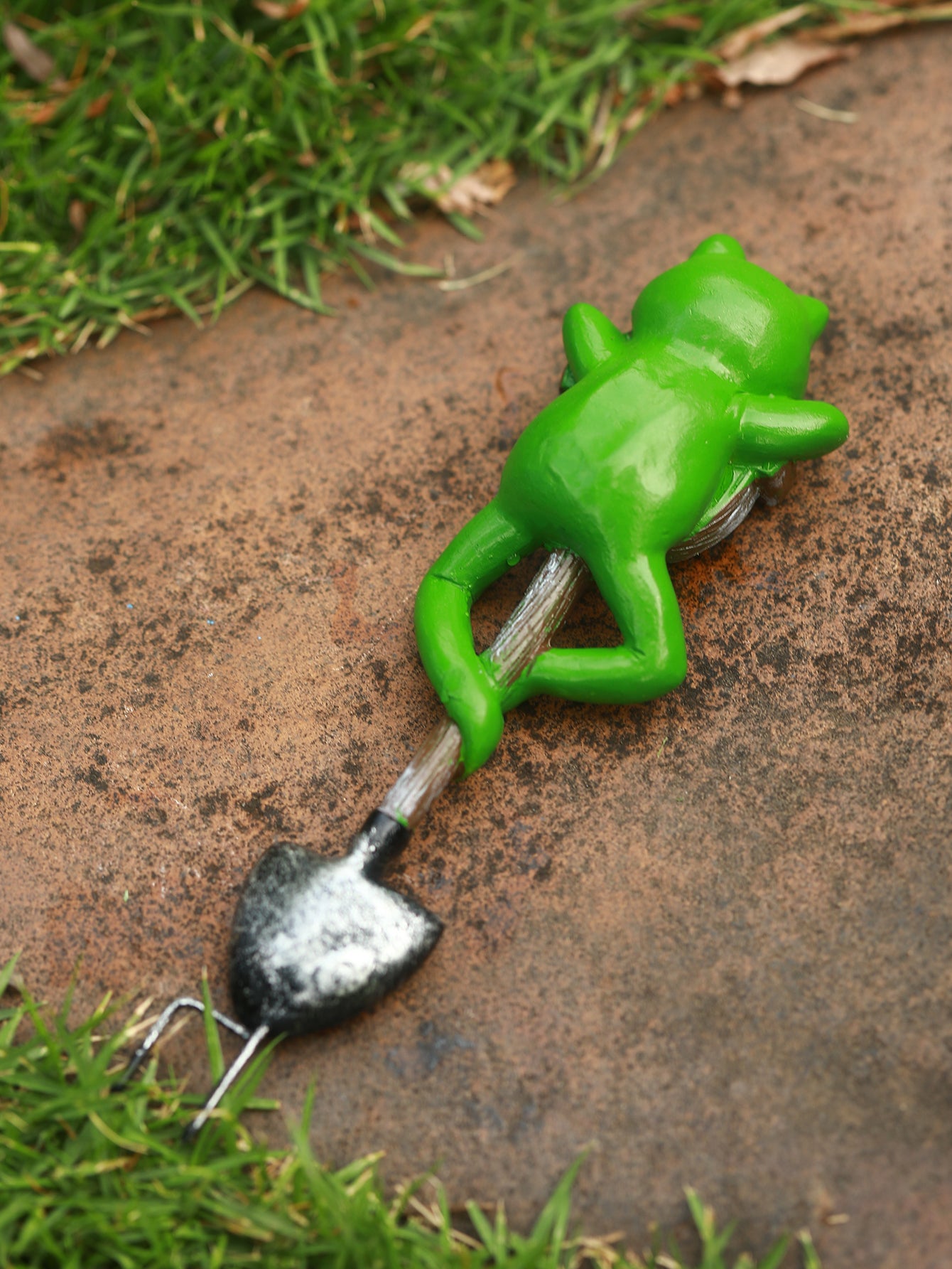 Creative Frog Rabbit Turtle Gnome Shovel Outdoor Garden