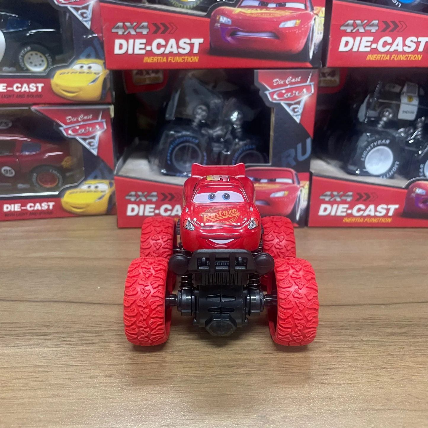 Disney Pixar Cars Set Lightning Mcqueen