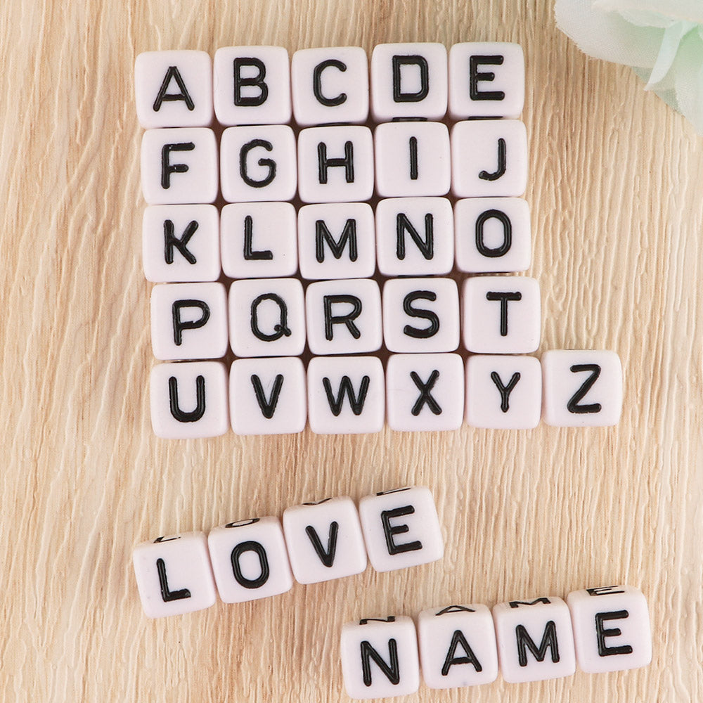 20Pcs 10*10MM Square White Letter Acrylic Beads Mix