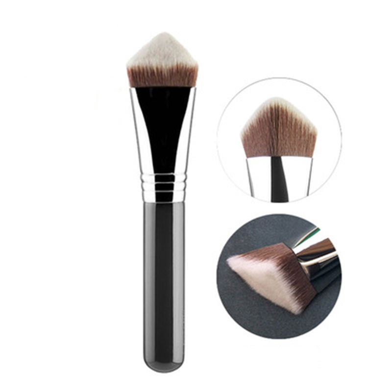 Luxury Kabuki Foundation Brush - Angled Triangular