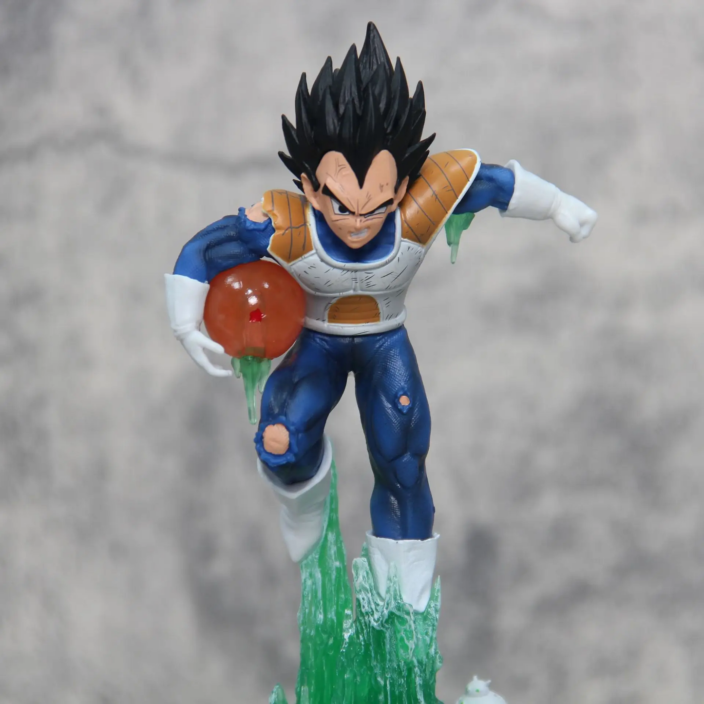 24cm Dragon Ball Vegeta Diving Battle Damage Anime Figure