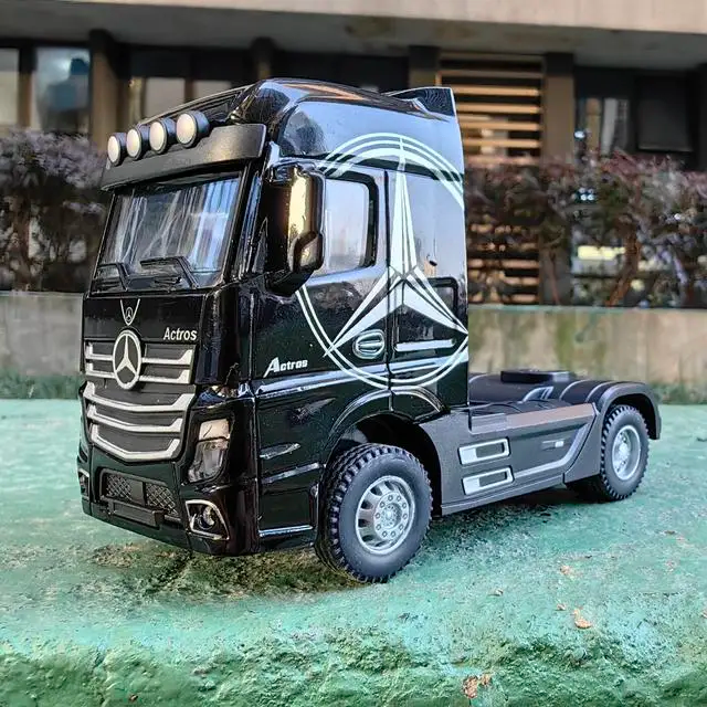 1/50 Alloy Diecast Truck Head Car Model Toys