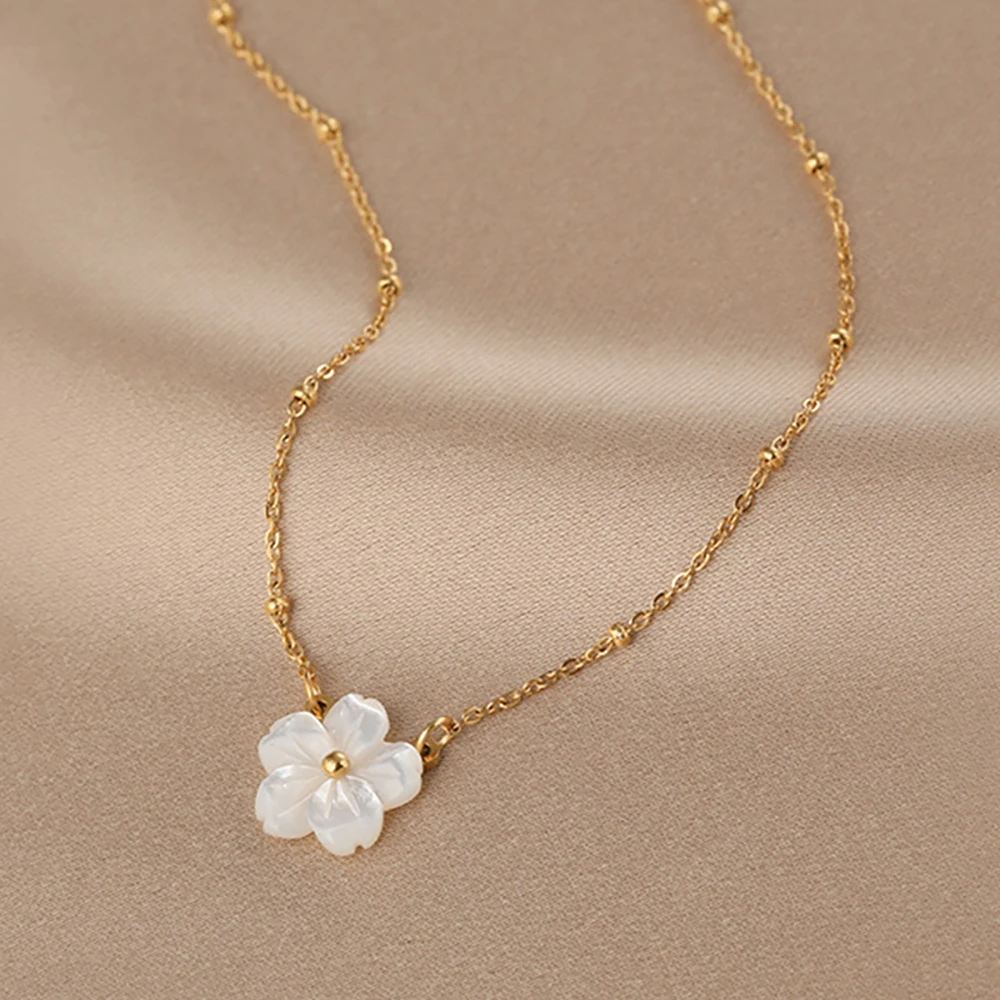 Elegant Flower Shell Necklace for Women