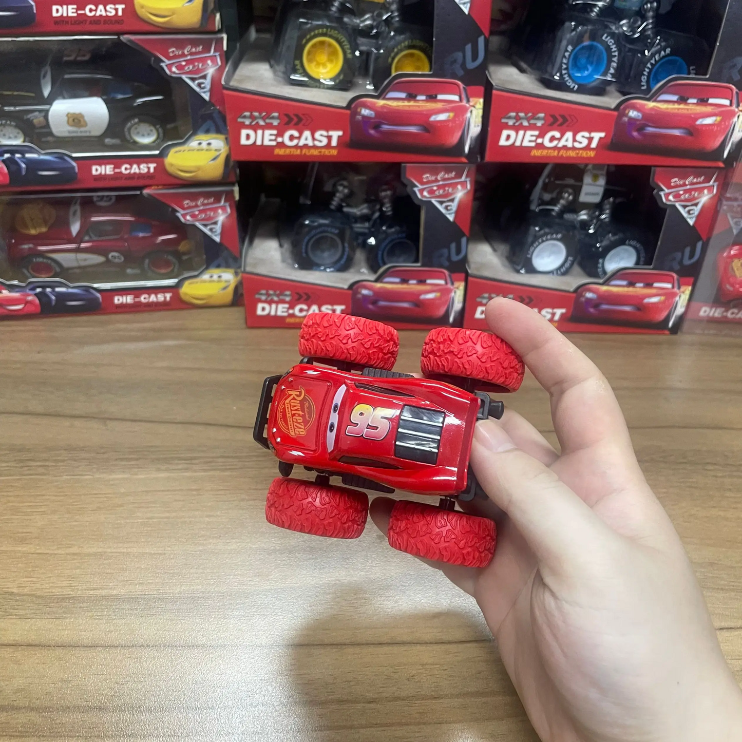 Disney Pixar Cars Set Lightning Mcqueen