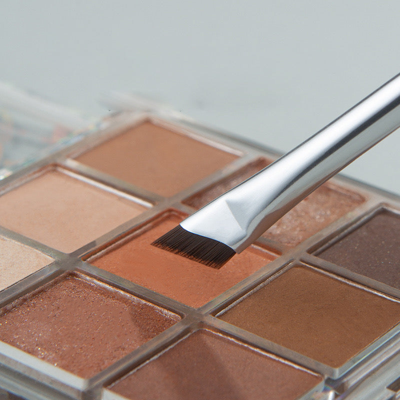 The Upgrade Blade Eyeliner Brush Ultra Thin Fine Angle