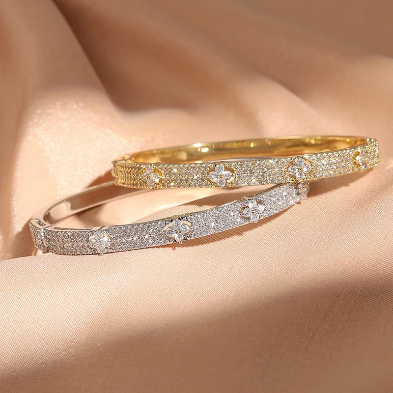 Four Leaf Flower Inlaid Shiny Zircon Bracelet for Women