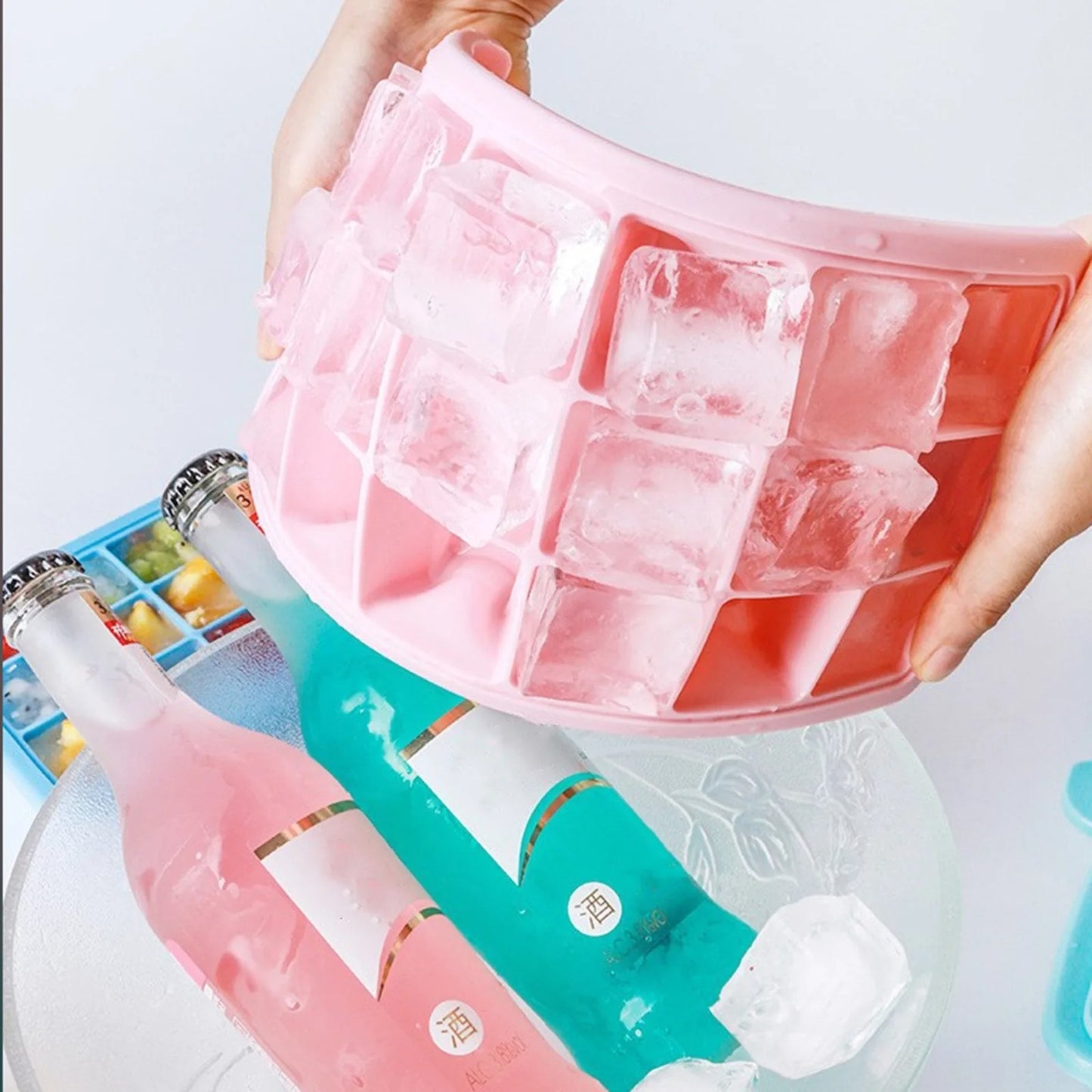 Silicone Ice Cubes Tray with Lid 24 Cubes Jelly Maker frozen Molds Easy-Release
