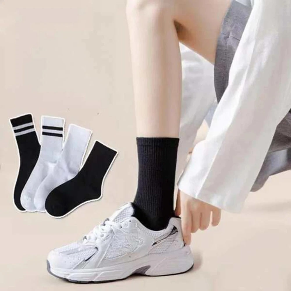 4 Pairs Versatile Women's Socks Simplicity