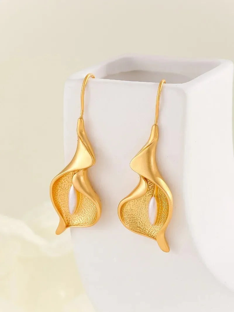 Exquisite Blooming Flower Hook Earrings Simple Accessories