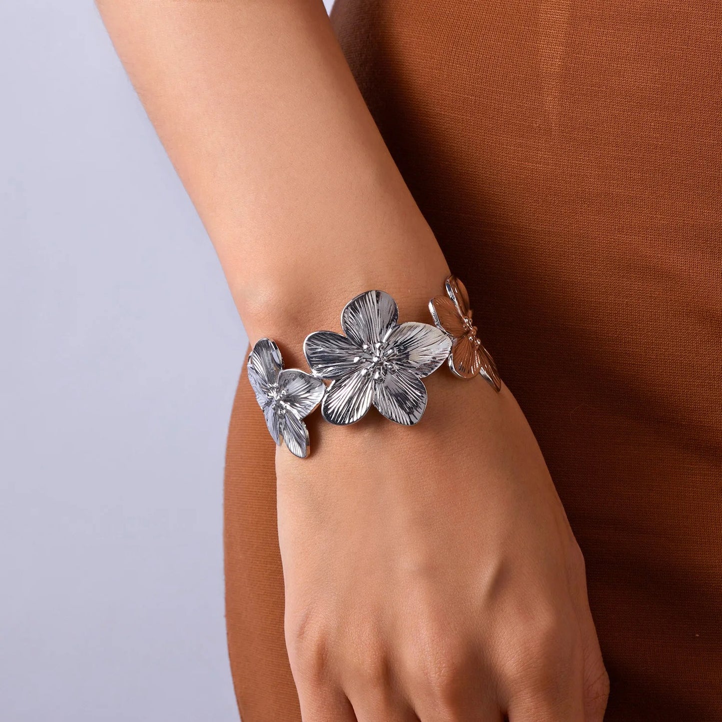 High Quality Stainless Steel Hollow Flower Butterfly