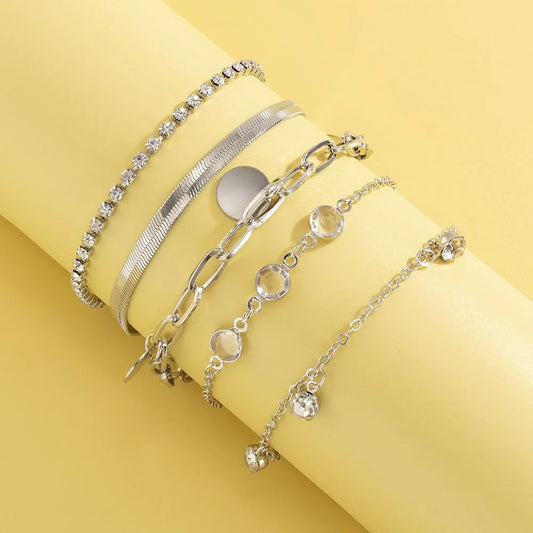 Boohoo Flat Snake Bone Chain Rhinestone