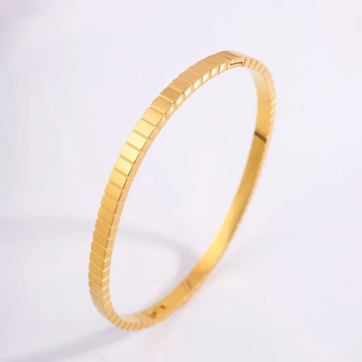 1 Pc Vintage Elegant 18K Gold Plated Stainless Steel