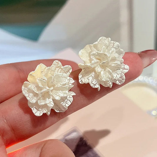 New Big White Flowers Stud Earrings for Women